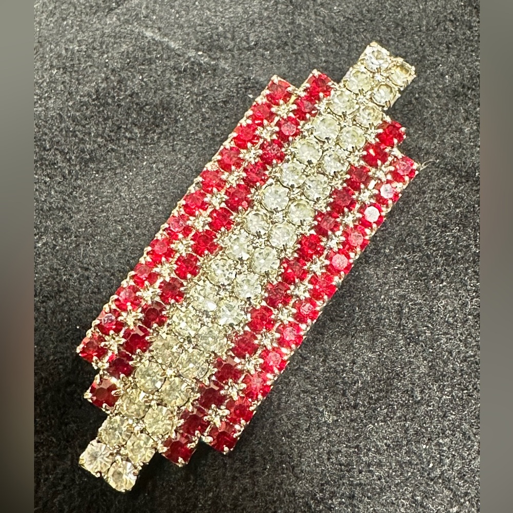Vtg Art Deco Rhodium Plated Ruby Red & Clear Rhinestone Accent Bar Brooch